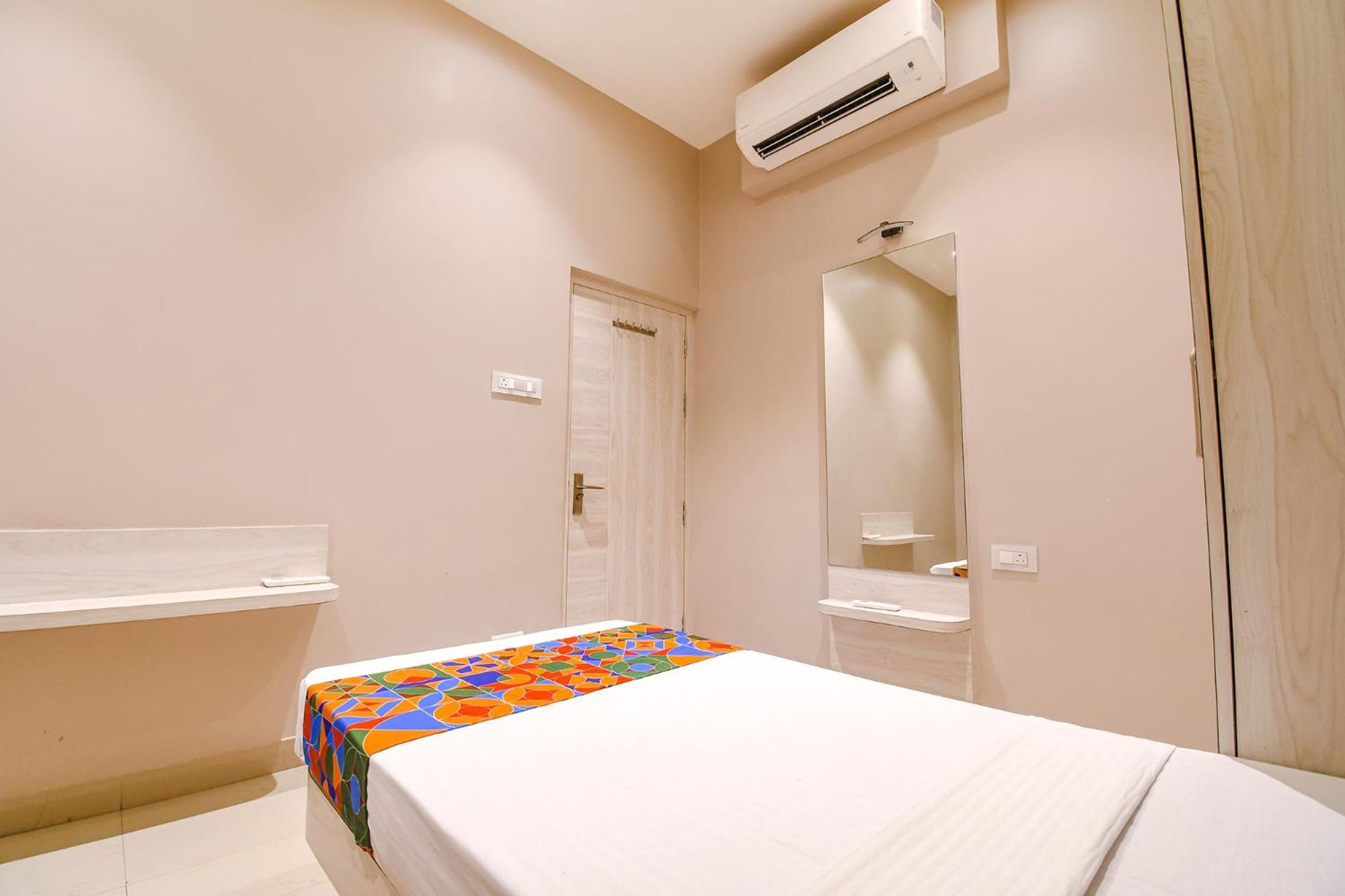 Fabhotel Kitchen Q Inn - Belaghata Колката Екстер'єр фото